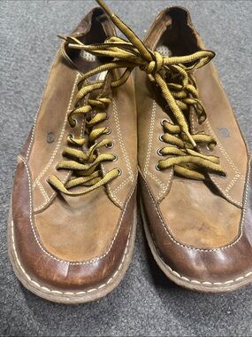 Born Men's Brown Leather Lace-Up Grippers with Tan Laces